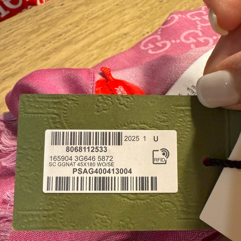 Gucci NWTS monogram GG pink silk/wool scarf - Picture 9 of 11